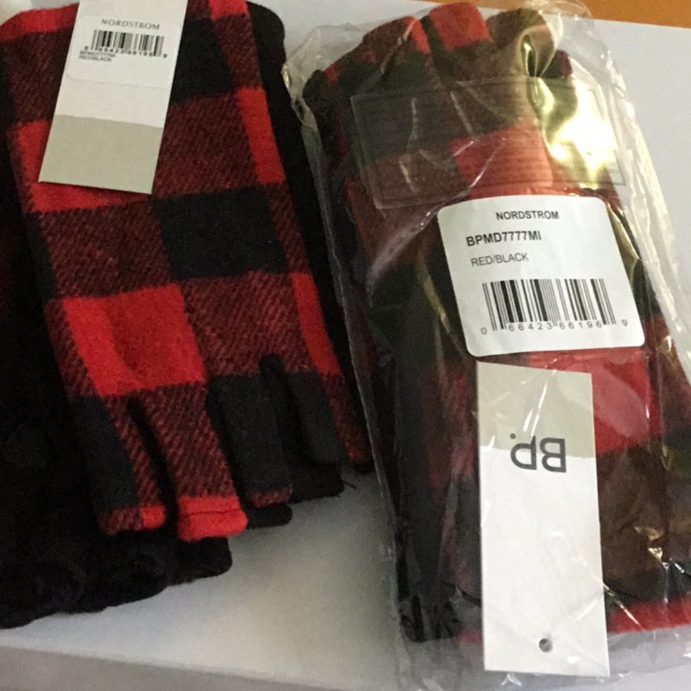 Fingerless gloves